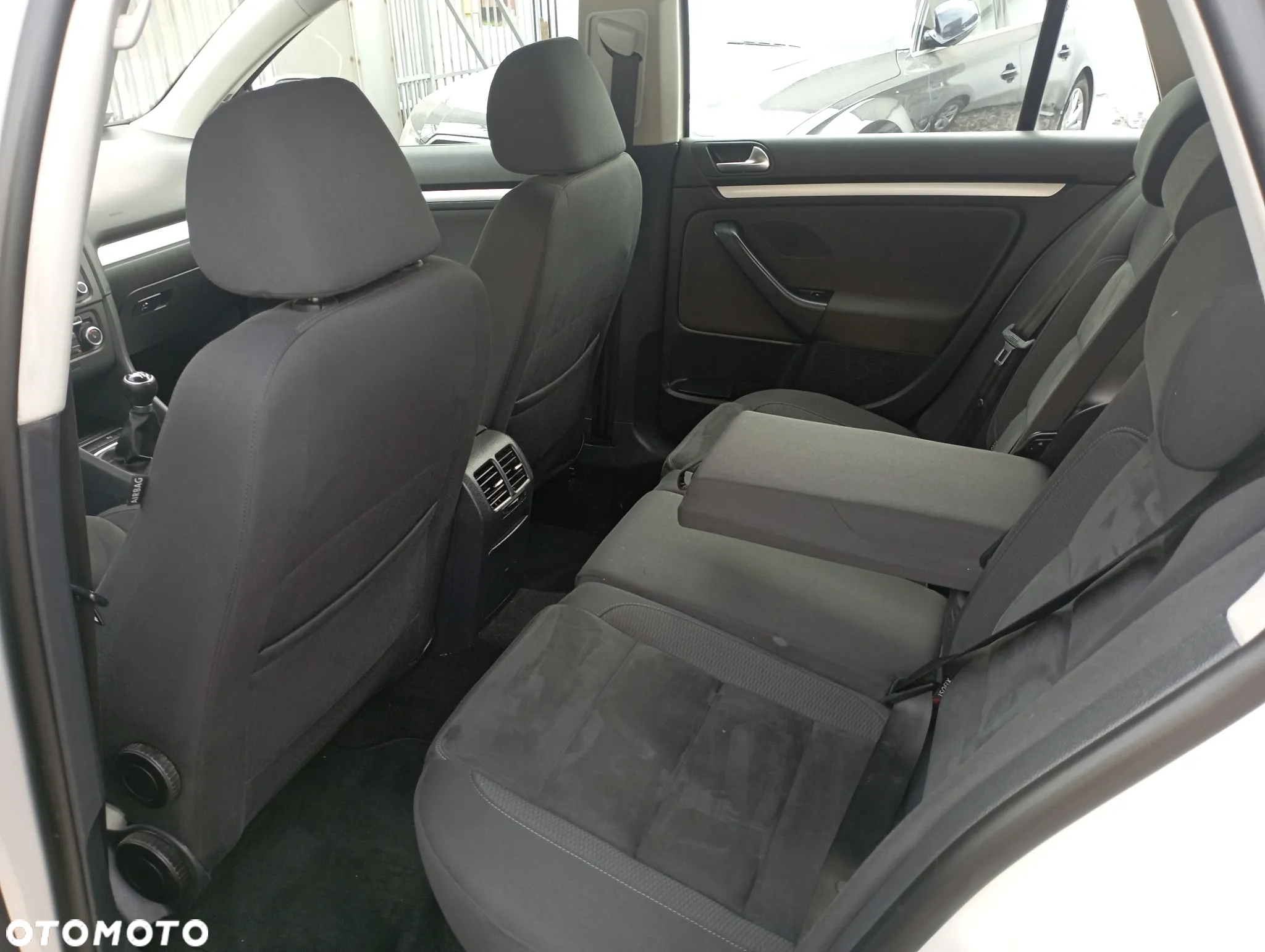 Volkswagen Golf VI 1.6 TDI Highline - 11