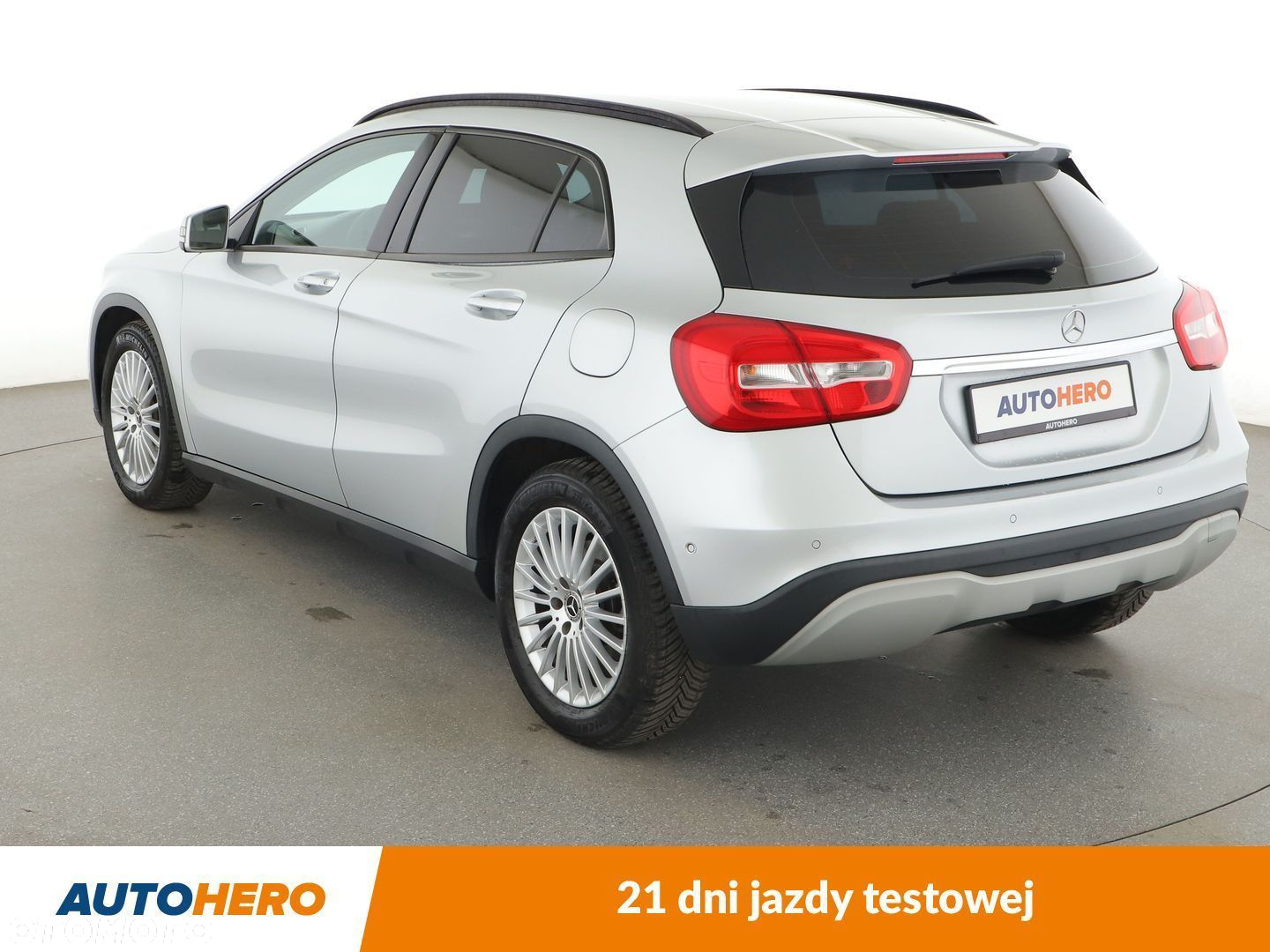 Mercedes-Benz GLA 180 - 4