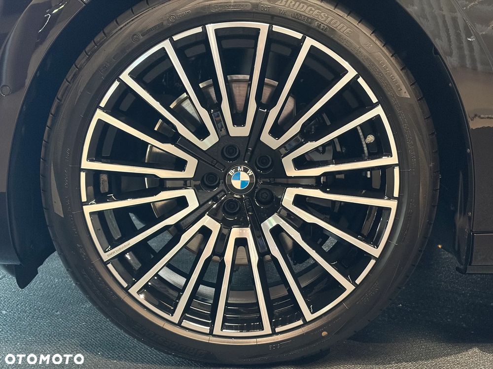 BMW Seria 7 740d xDrive mHEV Nero Lusso Edition sport - 15