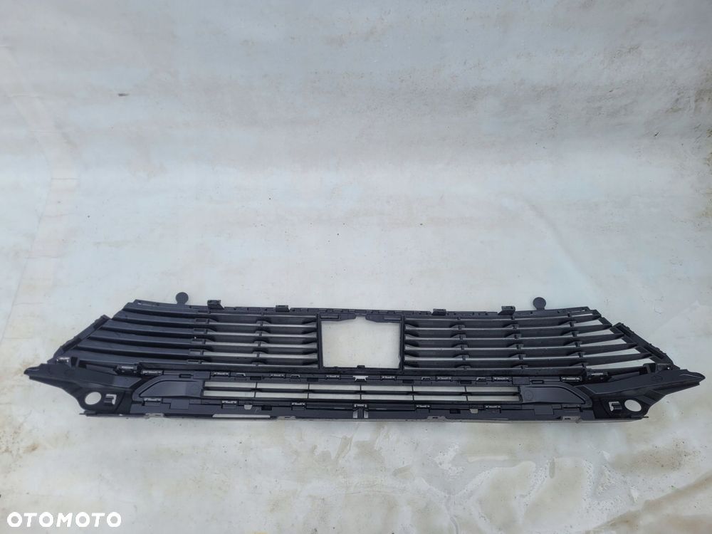 KRATKA ZDERZAKA ŚRODEK PEUGEOT 3008 II 16- - 2