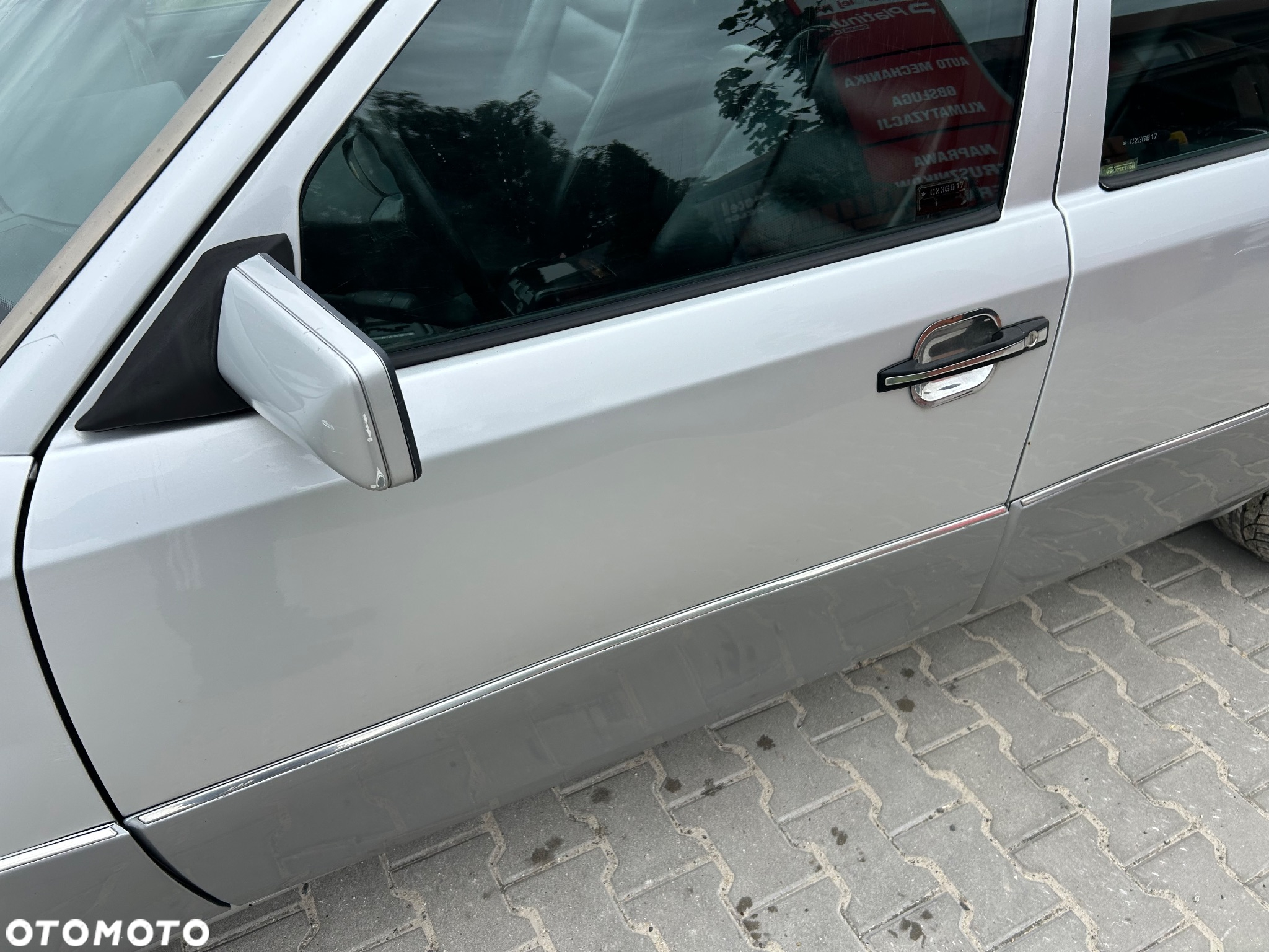 Mercedes-Benz Klasa E 300 D Turbo - 6