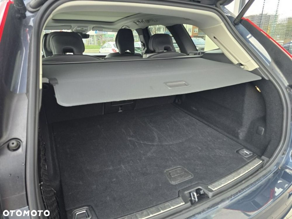 Volvo XC 60 B5 B AWD Ultra Dark - 8
