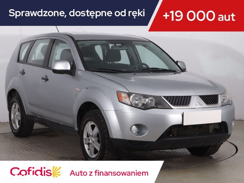 Mitsubishi Outlander - 2