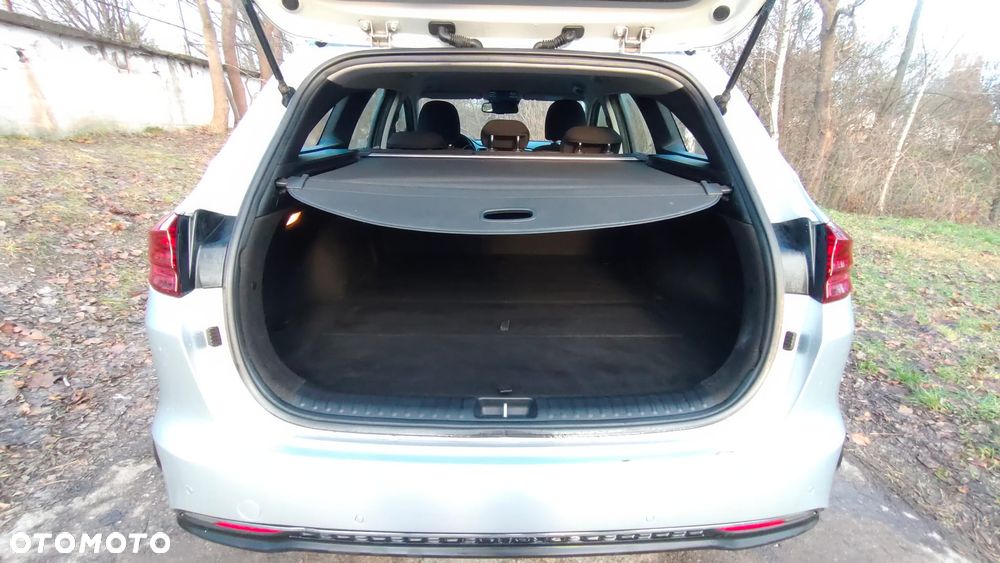 Kia Ceed 1.6 CRDi mHEV M DCT - 17