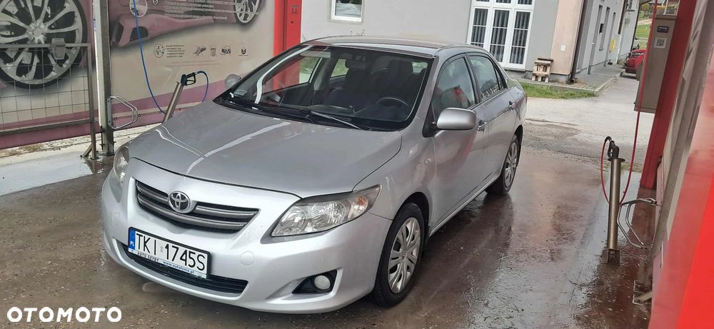 Toyota Corolla - 1