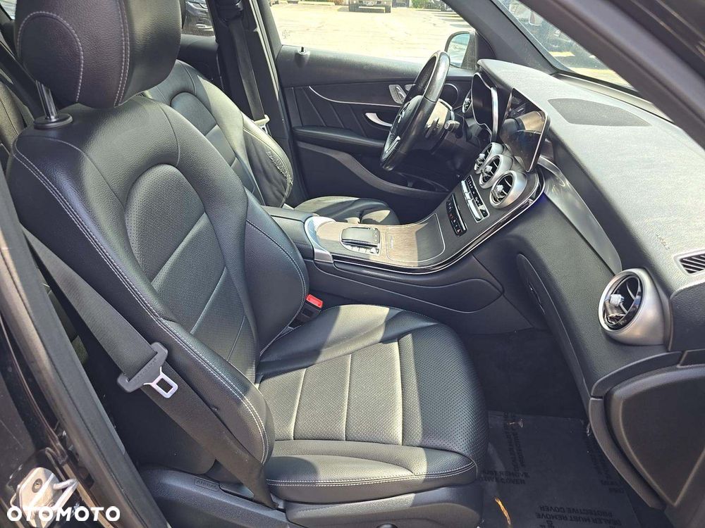 Mercedes-Benz GLC 300 4Matic 9G-TRONIC AMG Line - 7