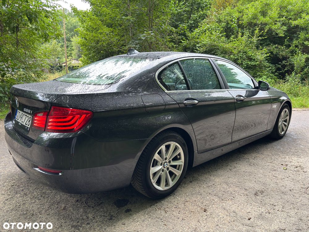 BMW Seria 5 528i xDrive - 6