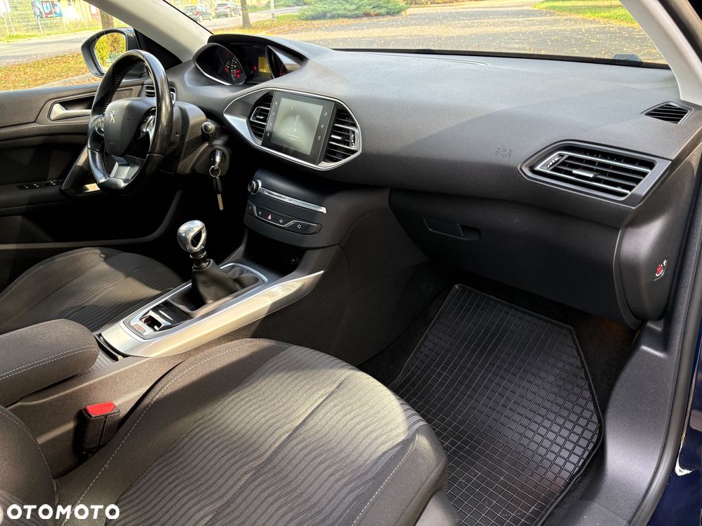 Peugeot 308 BlueHDi 150 Stop & Start Business-Line - 28