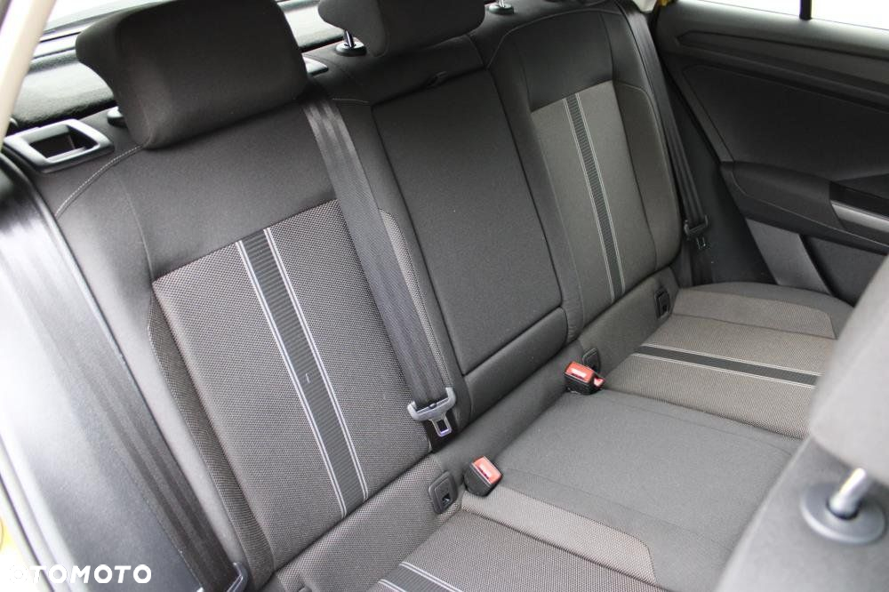 Volkswagen T-Roc - 16