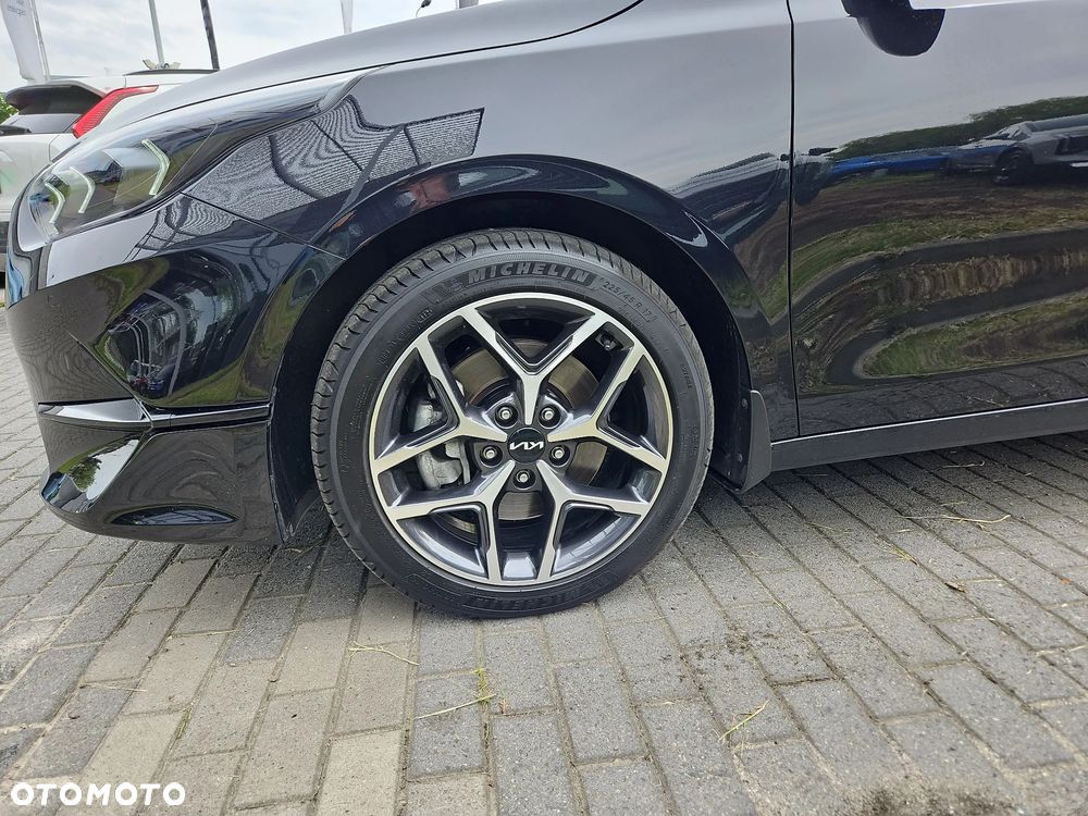 Kia Ceed 1.5 T-GDI Tribute DCT - 18