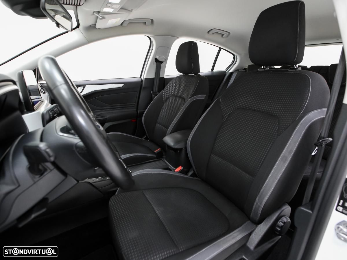 Ford Focus 1.5 TDCi EcoBlue Connected - 8