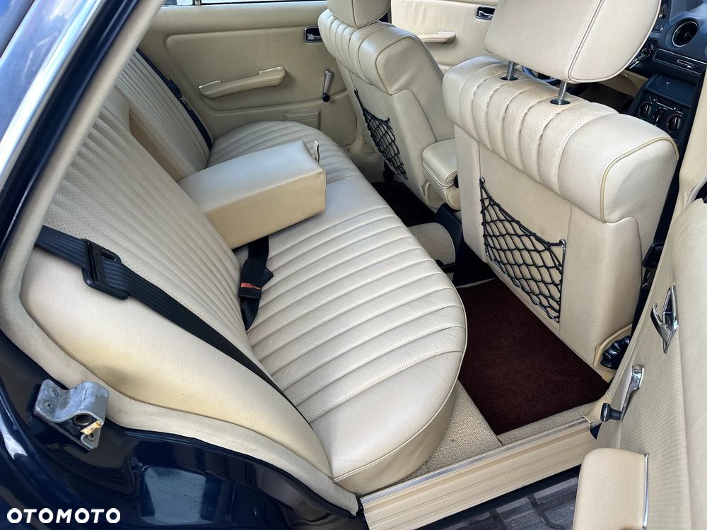 Mercedes-Benz W123 - 19