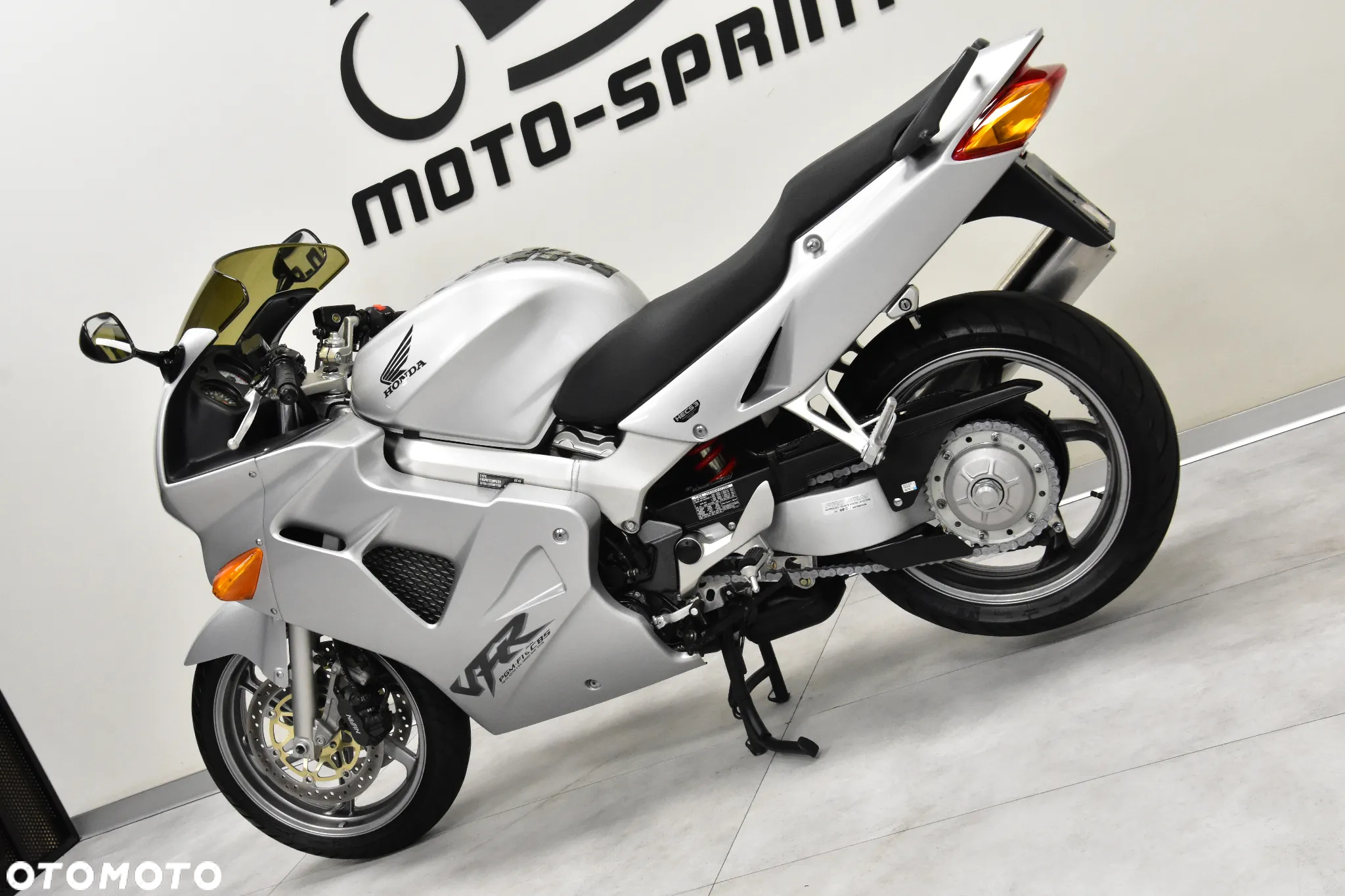 Honda VFR - 10