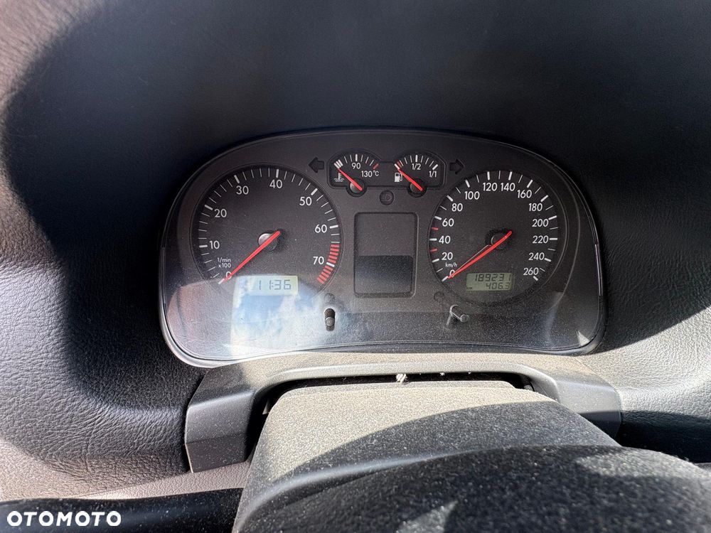 Volkswagen Golf 1.6 Comfortline - 7