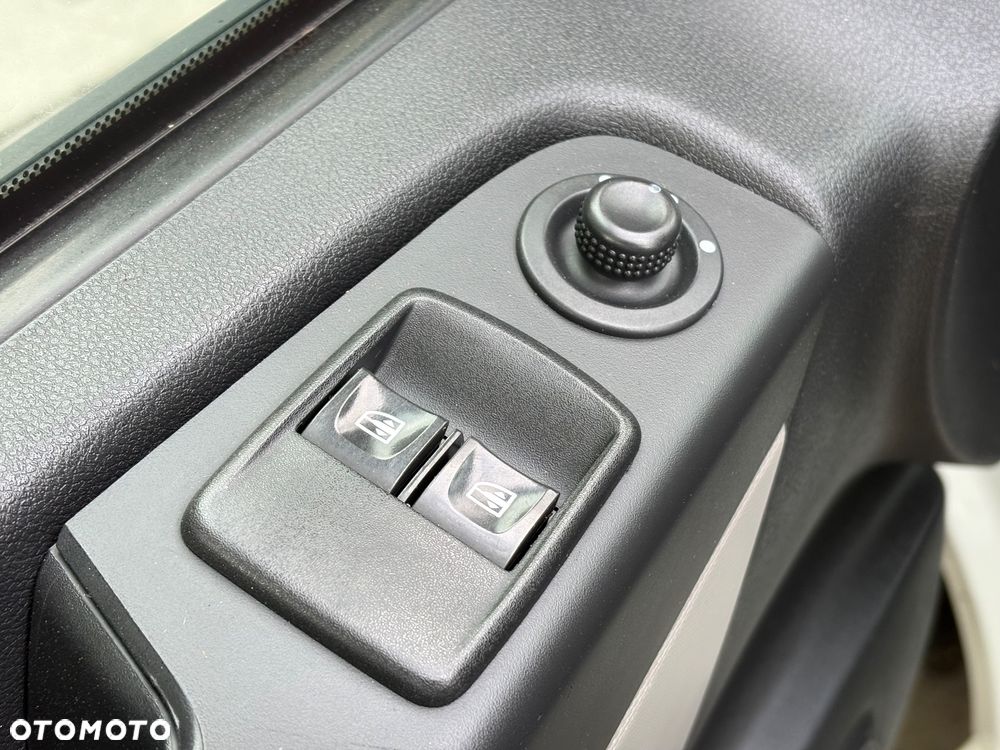 Renault Trafic - 12