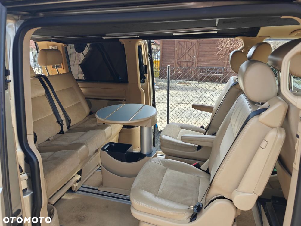 Volkswagen Multivan - 13