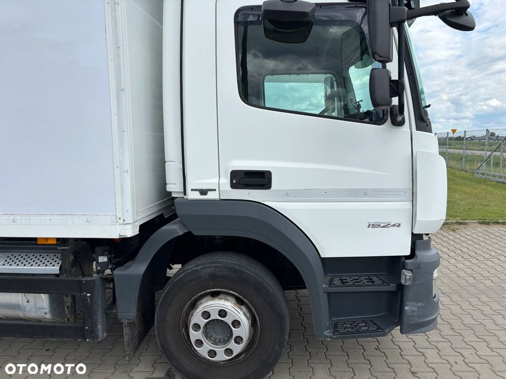 Mercedes-Benz ATEGO 1524  EURO 6 (1527, 1530) kontener z windą , kabina przeedłużana  z łóżkiem składanym, kurierka, paletówka, - 7