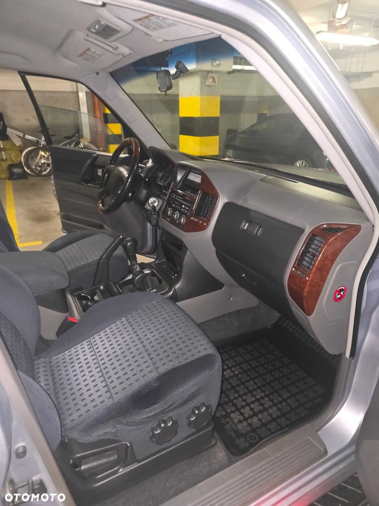 Mitsubishi Pajero - 7