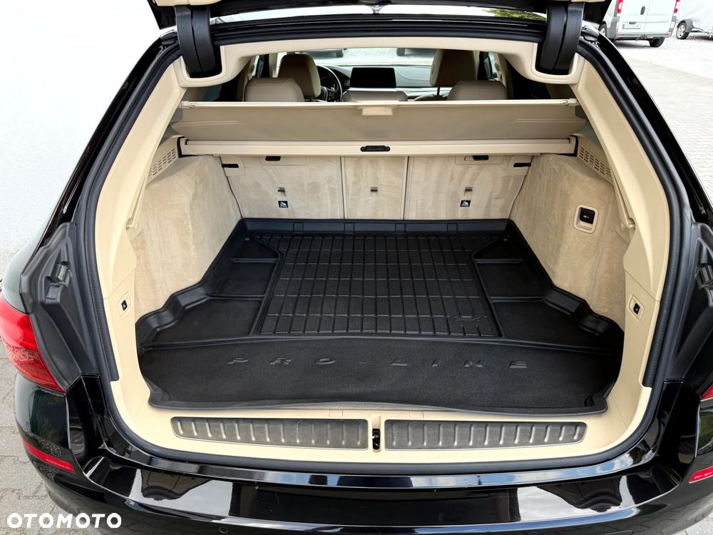 BMW Seria 5 520d xDrive Luxury Line - 28
