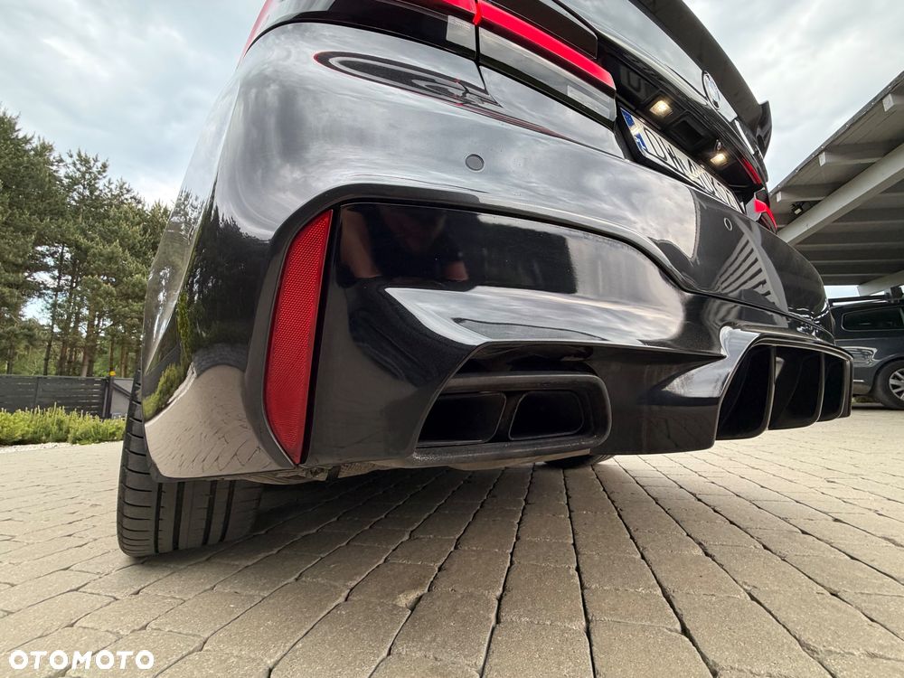 BMW Seria 5 M550i xDrive - 26