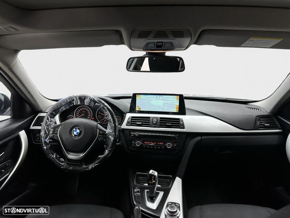 BMW 320 d Touring Auto Exclusive - 9