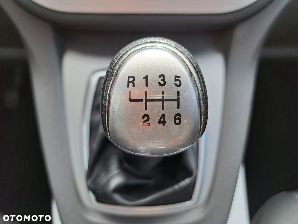 Ford Kuga - 23