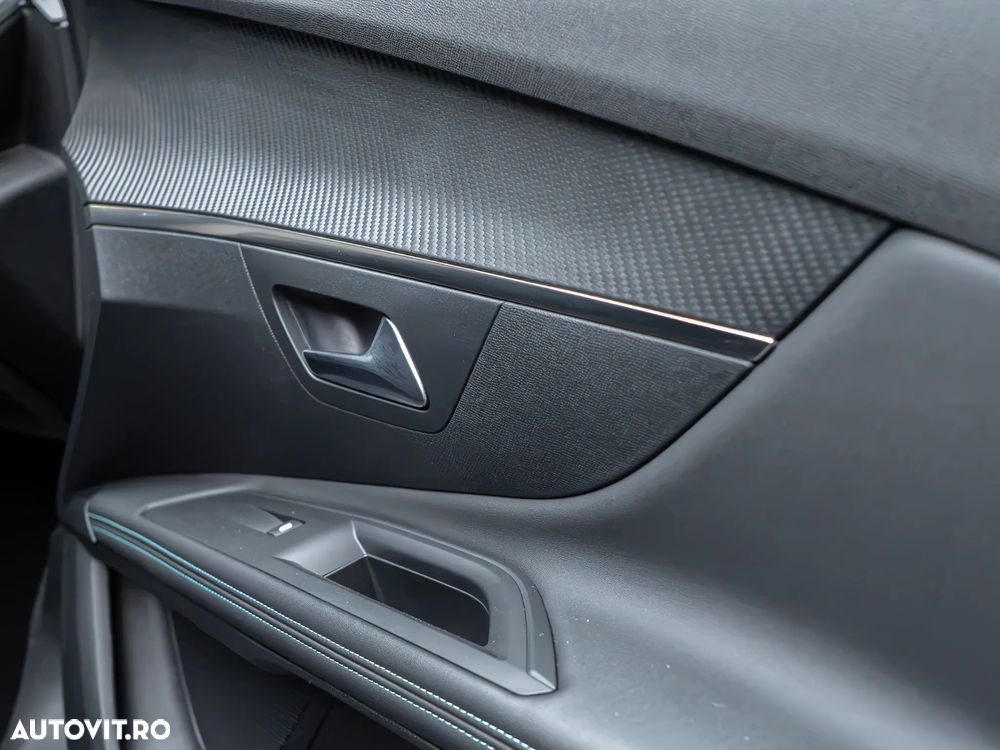 Peugeot 3008 225 e-EAT8 Allure Pack - 26