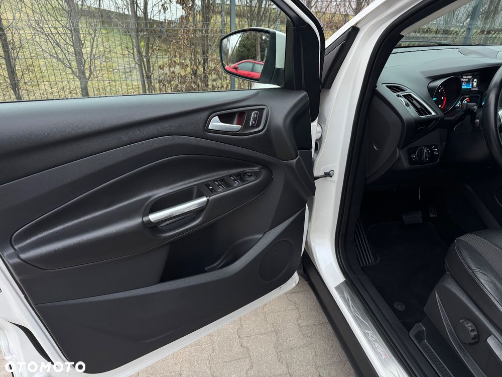 Ford Kuga 2.0 TDCi 4x4 Titanium - 17
