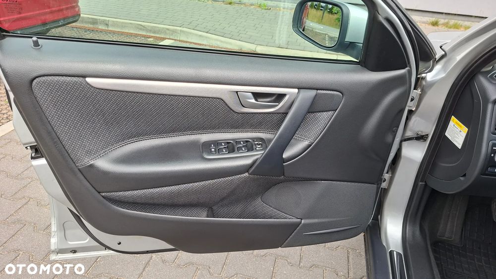 Volvo S60 2.4D5 Momentum - 19