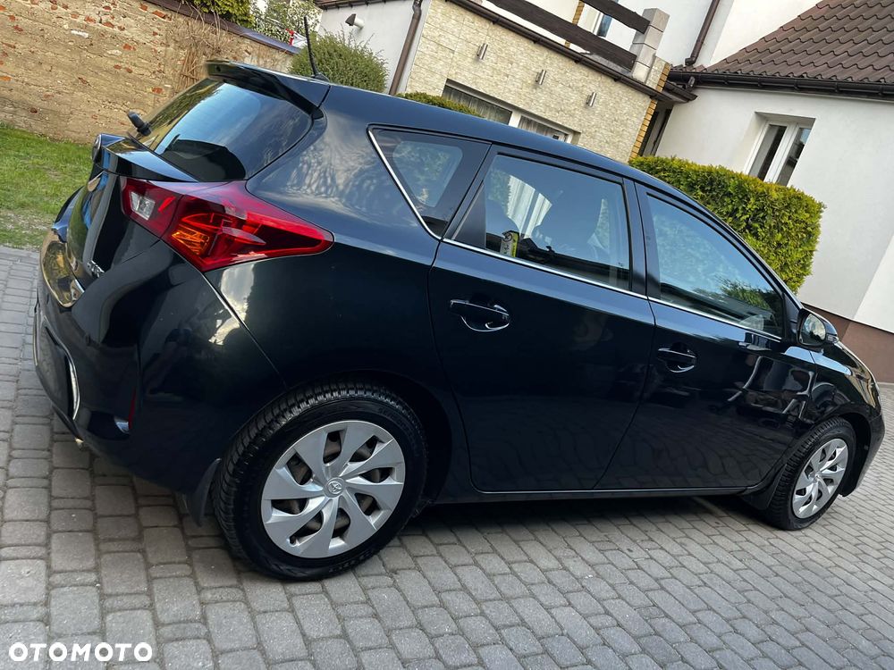 Toyota Auris 1.6 Premium + - 5