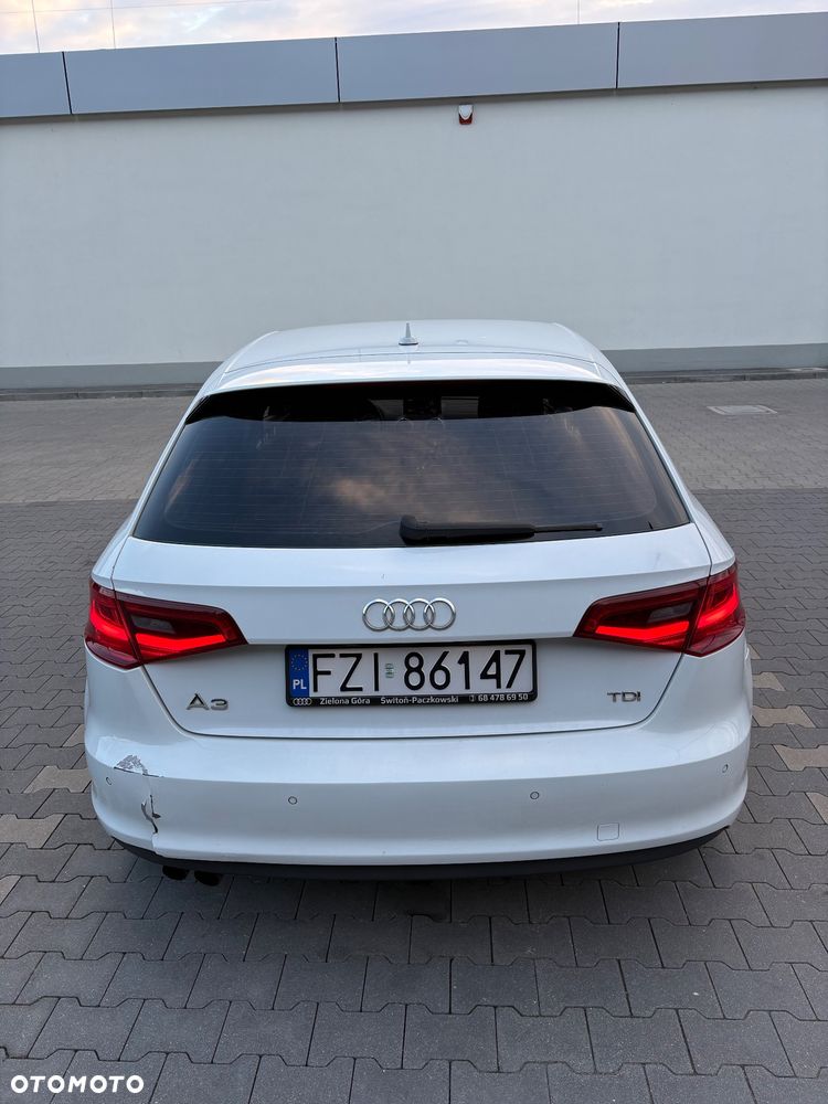 Audi A3 Sportback 2.0 TDI Ambiente S tronic - 5