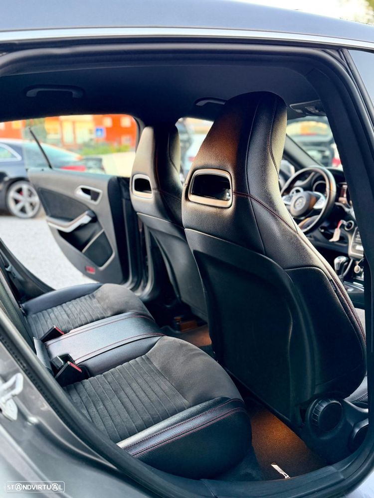 Mercedes-Benz CLA 180 d Shooting Brake AMG Line - 32