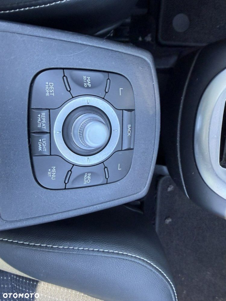 Renault Scenic 1.6 dCi Bose - 22