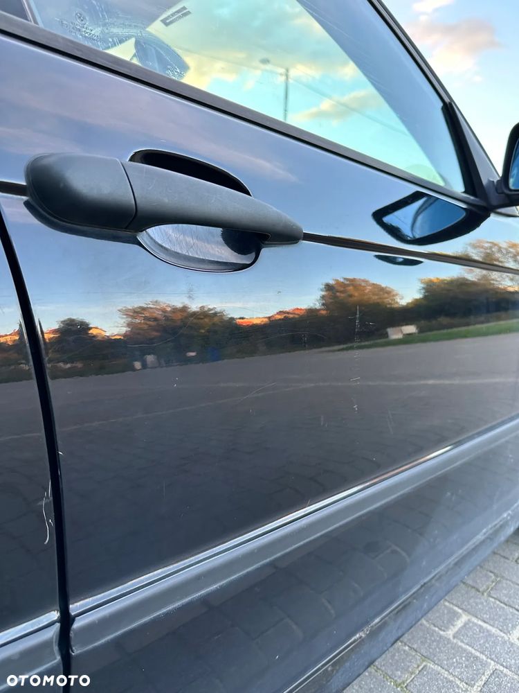 BMW Seria 3 318i Touring - 29