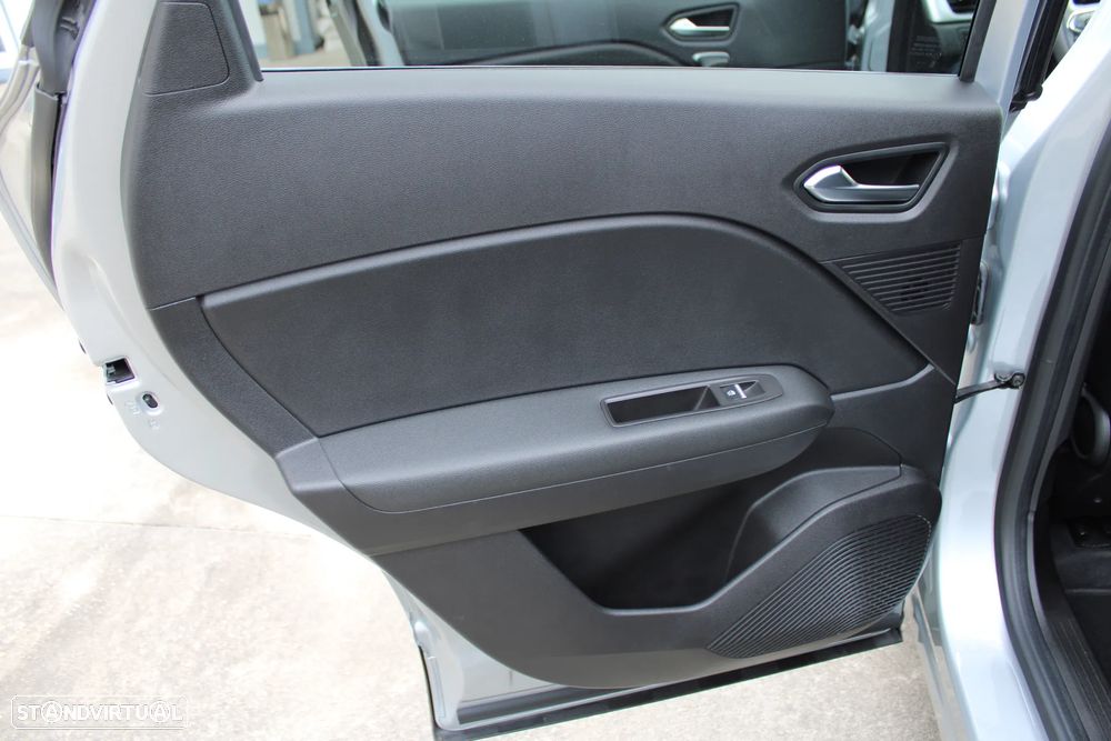 Renault Captur TCe Mild Hybrid 140 EDC GPF EVOLUTION - 50