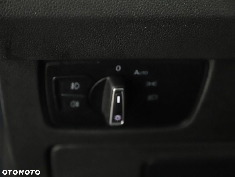 Volkswagen Passat 2.0 TDI Business DSG - 18