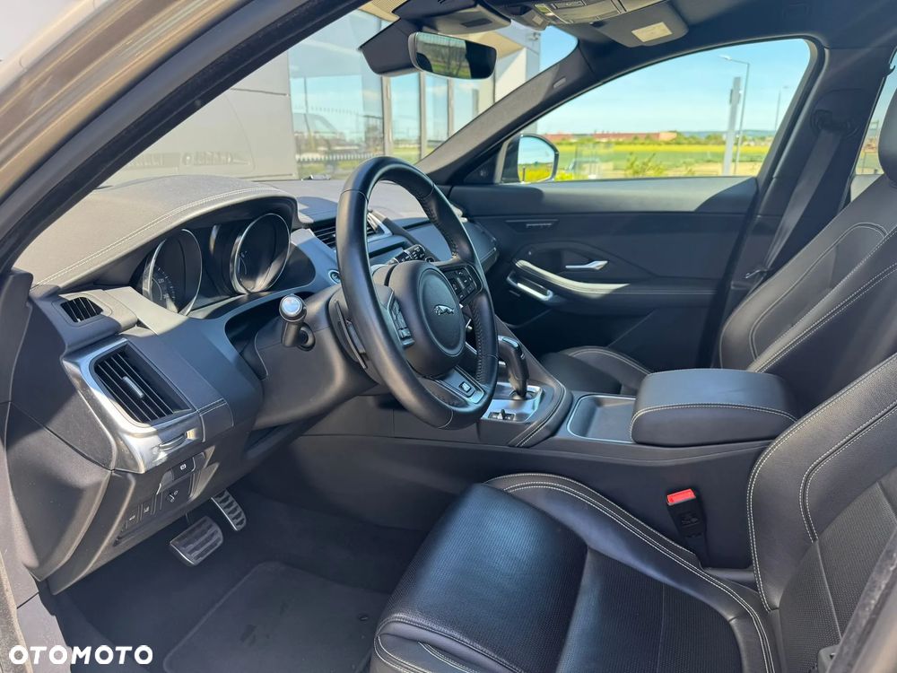 Jaguar E-Pace P200 AWD R-Dynamic SE - 10