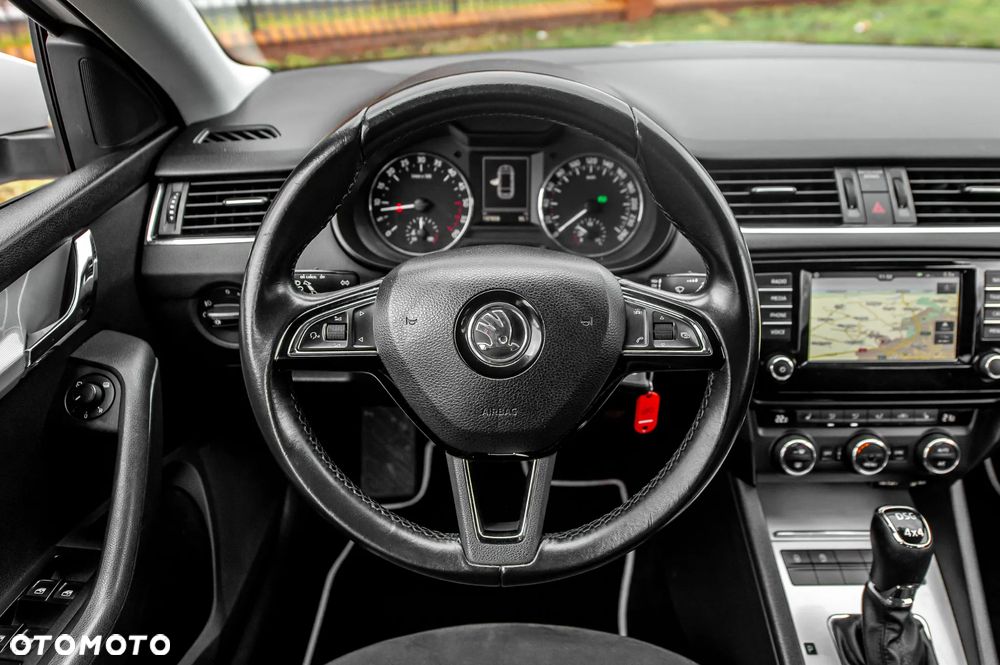 Skoda Octavia 2.0 TDI 4x4 Clever DSG - 23