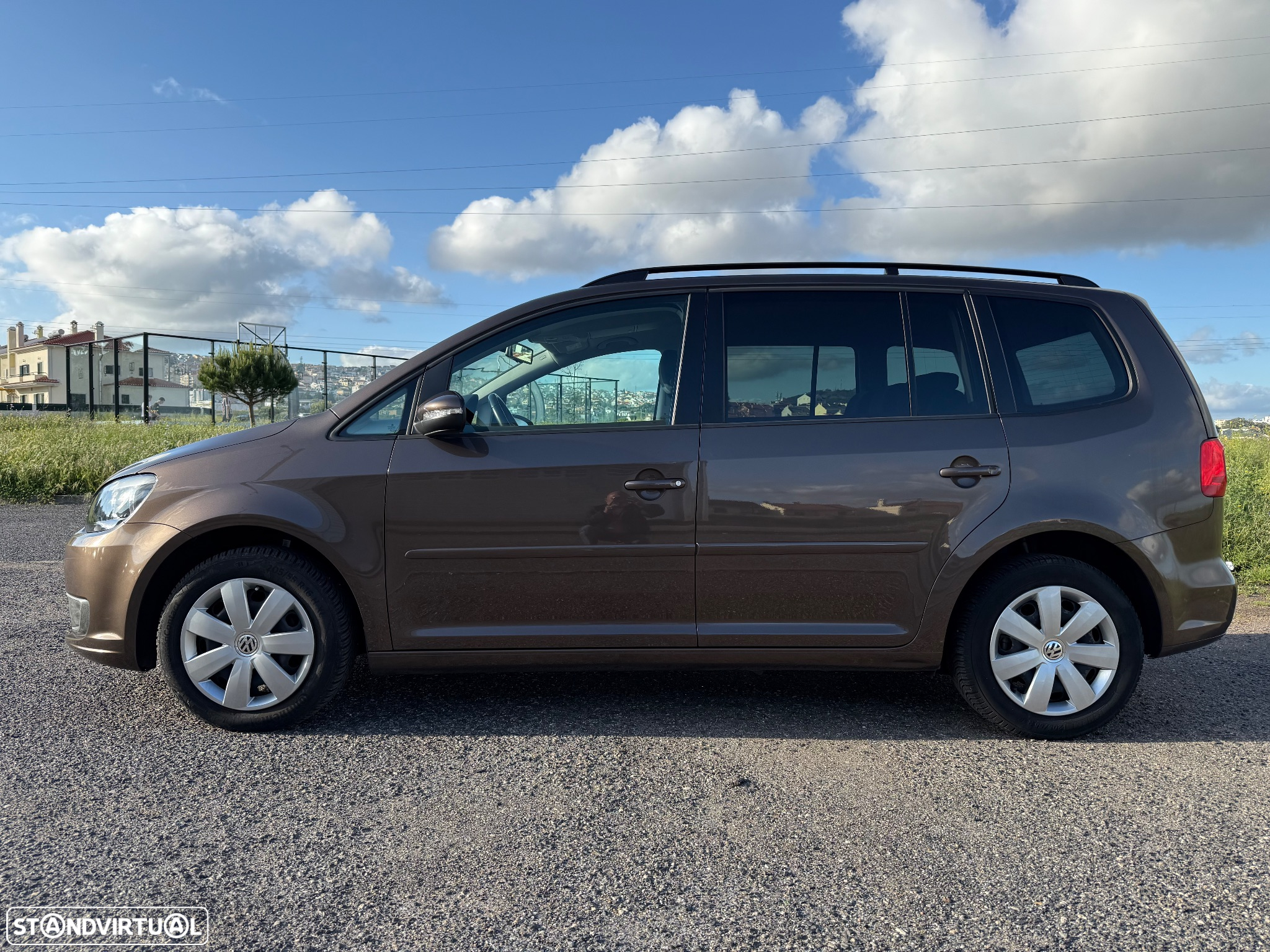 VW Touran 1.6 TDI DPF BlueMotion DSG Comfortline - 4