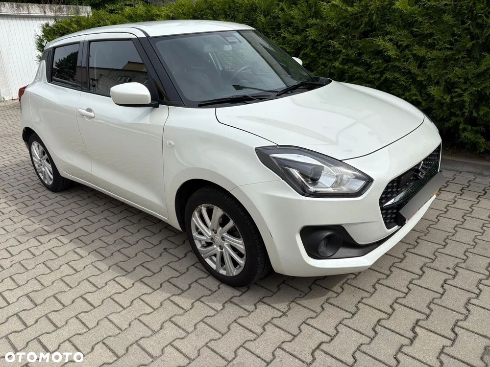 Suzuki Swift 1.2 Dualjet SHVS Premium Plus CVT - 5