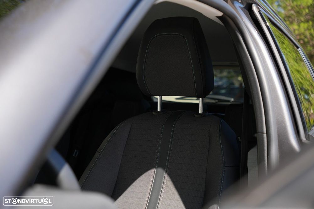 Peugeot 2008 1.2 PureTech Allure Pack - 23