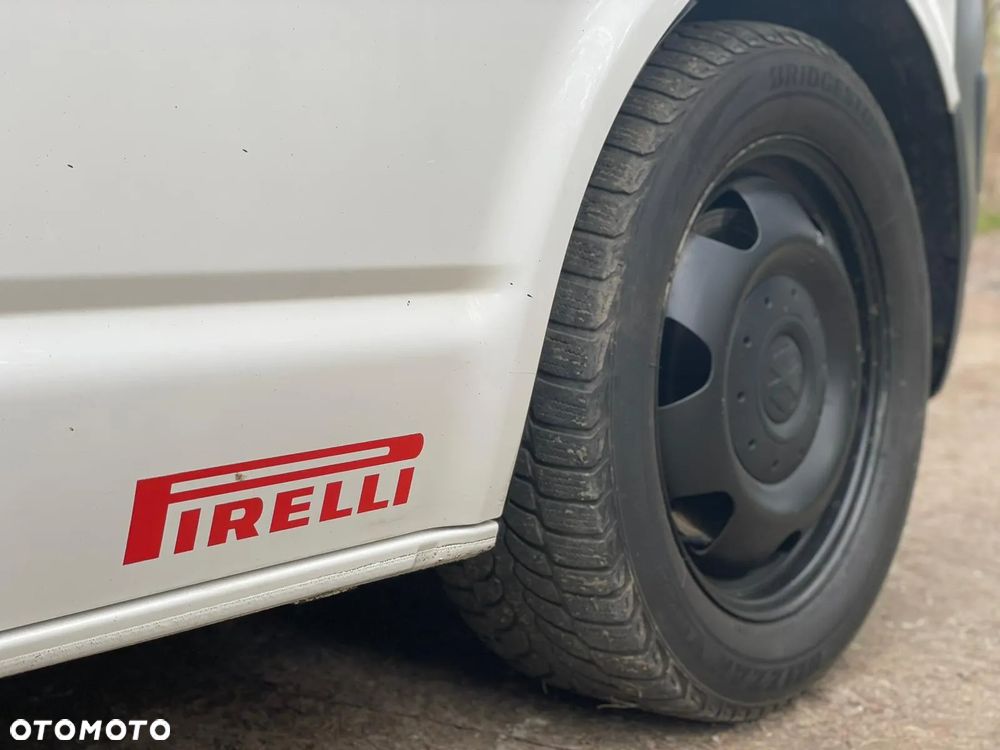 Volkswagen Transporter - 4