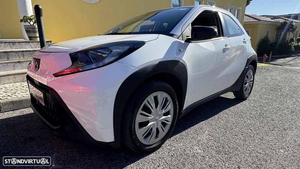 Toyota Aygo 1.0 X-Play Plus - 2