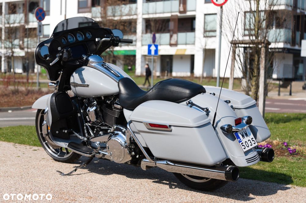 Harley-Davidson Touring Street Glide - 3