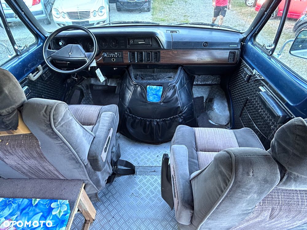 Dodge RAM - 12