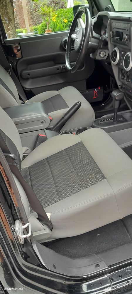Jeep Wrangler Unlimited 2.8 CRD ATX Sahara - 12