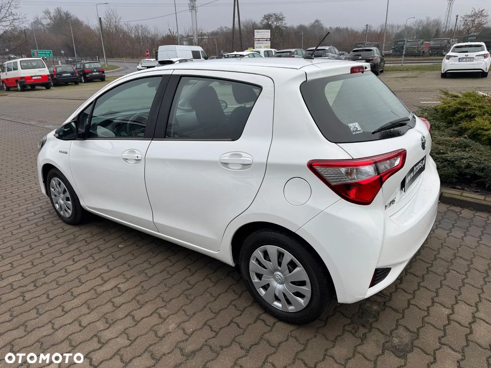 Toyota Yaris Hybrid 100 Active - 5