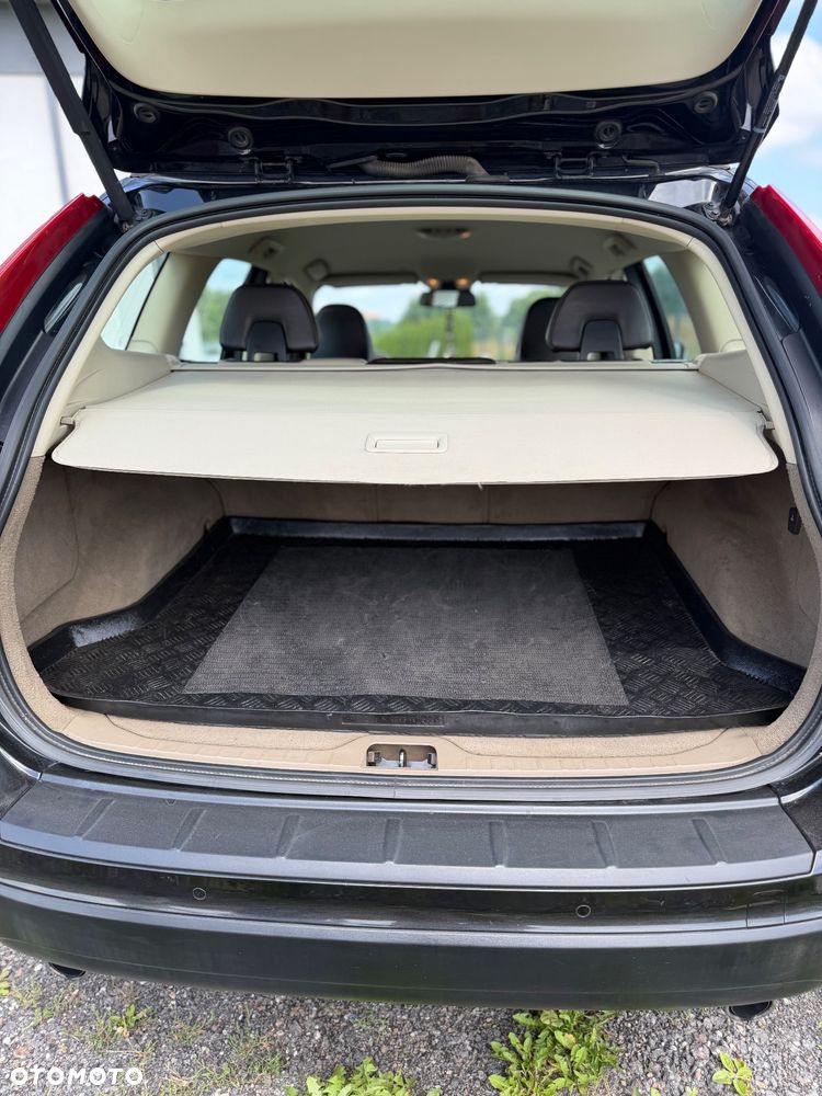Volvo XC 60 D5 AWD - 11