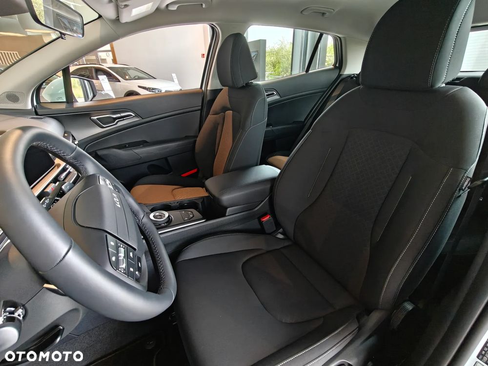 Kia Sportage 1.6 T-GDI HEV M 2WD - 18