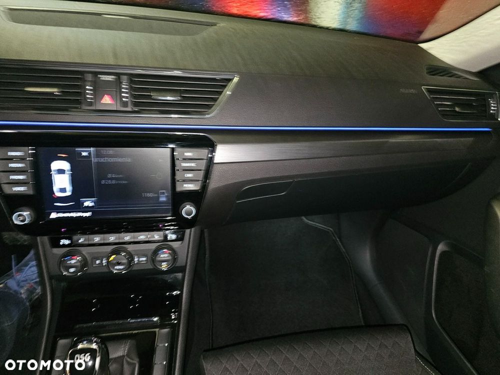 Skoda Superb 2.0 TDI SCR Ambition DSG - 22